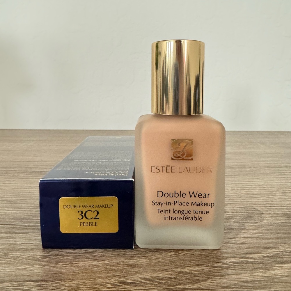 Estee Lauder Double Wear Foundation 3C2 Pebble
